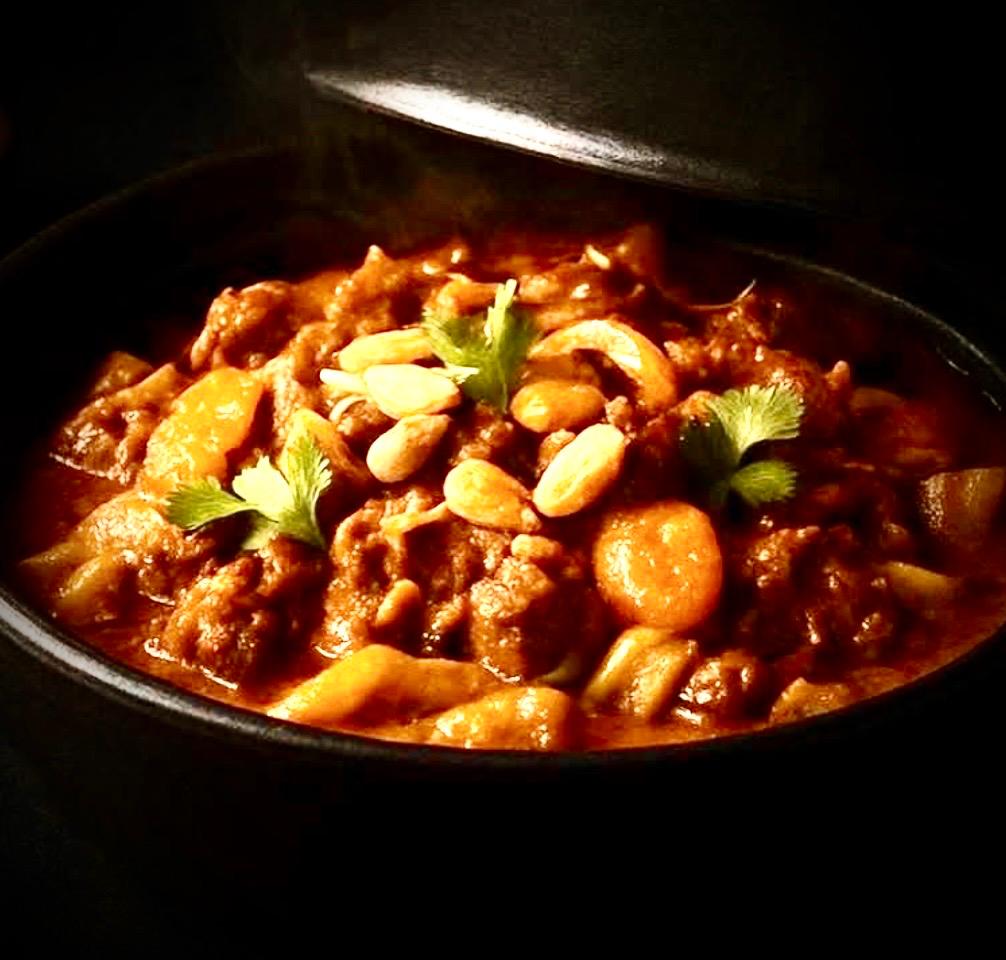 Moroccan tagine with almonds