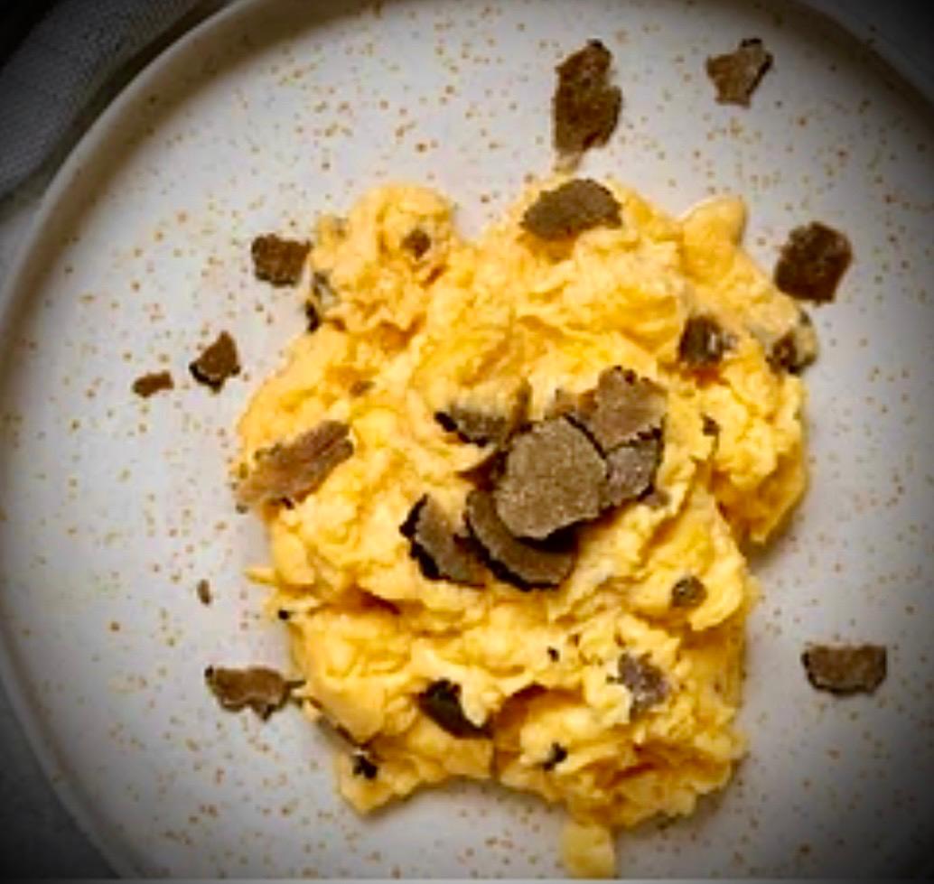 Truffle scrambled eggs